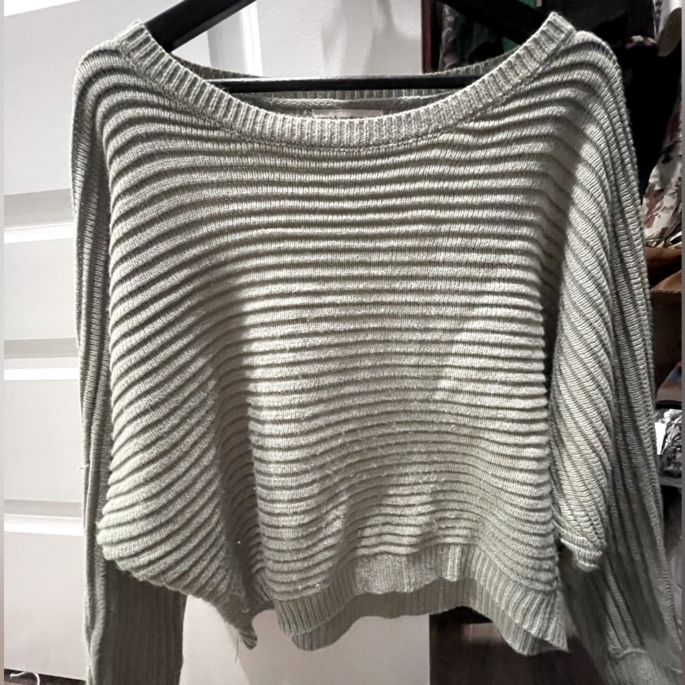 Moon and Madison Sage Green Cropped sweater